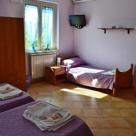 In Bb - Rosa - Bb S Elia Vendégház
